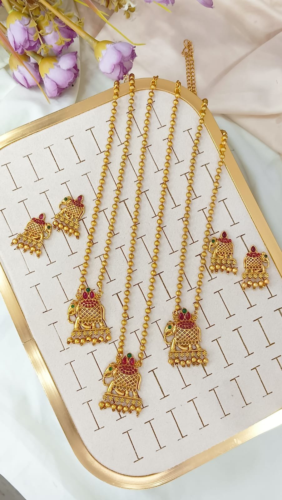 200.jpeg Traditional Elephant Motif Pendant Necklace Set with Earrings - Image 1