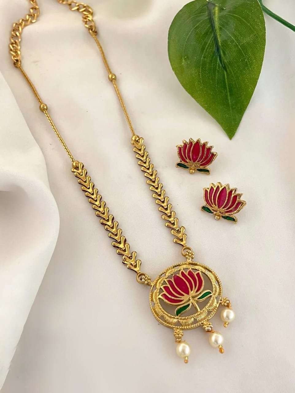 300.jpeg Pink Lotus Meenakari Pendant Necklace Set - Image 1