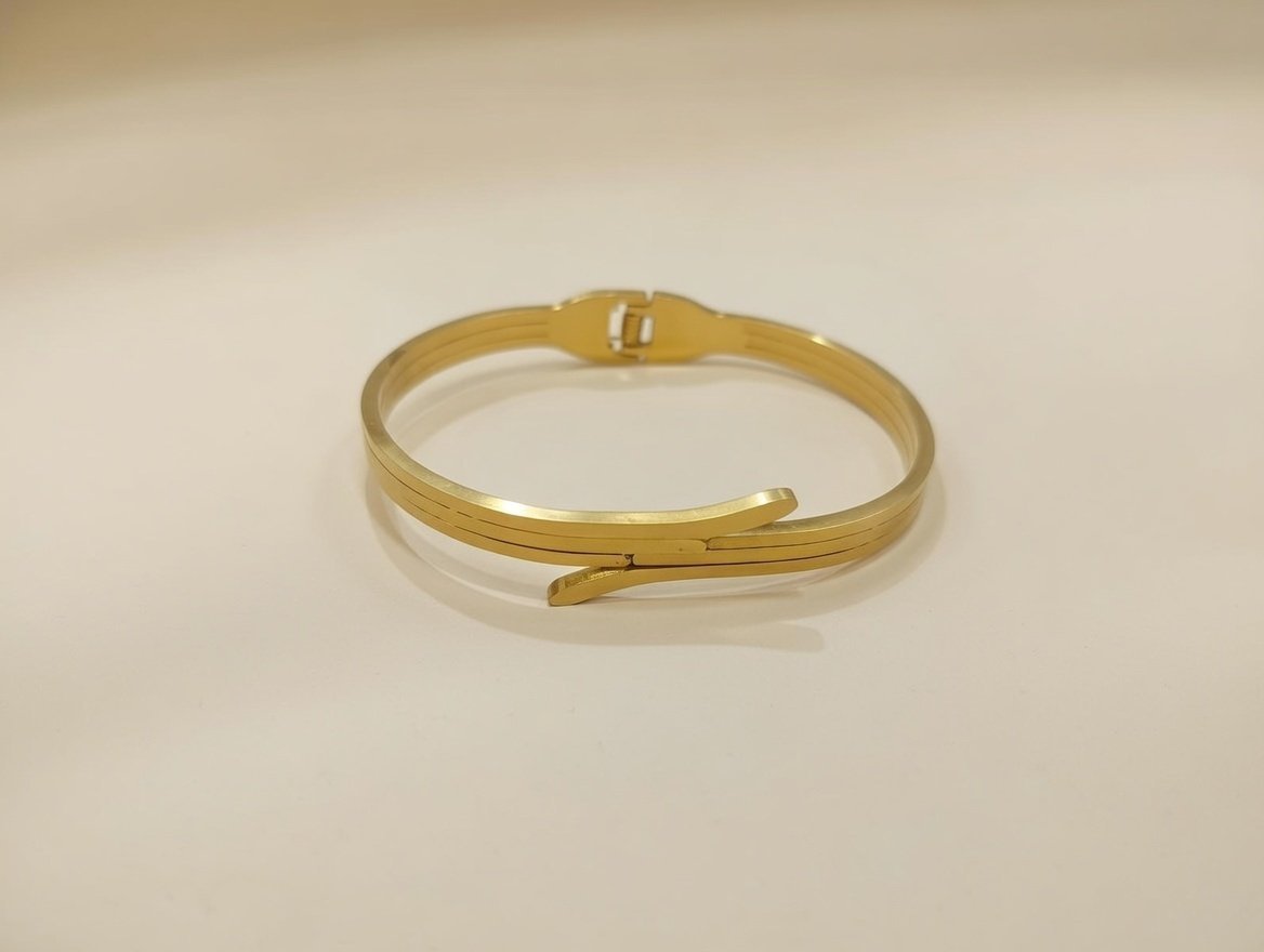 WhatsApp-Image-2026-02-19-at-16.35.41.jpeg stainless steel bracelet - Image 1