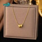 heart-shaped pendant necklace
